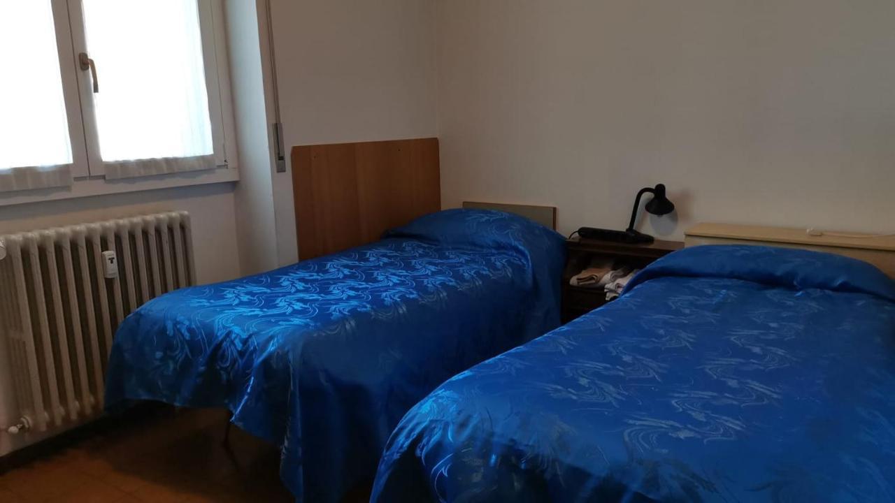 Spazioso Appartamento Sondrio Esterno foto