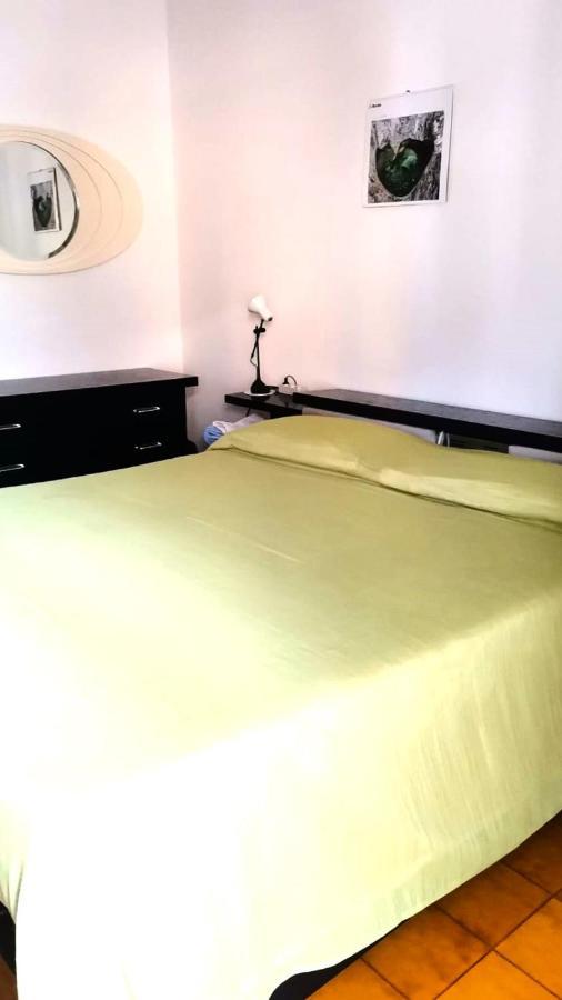 Spazioso Appartamento Sondrio Esterno foto